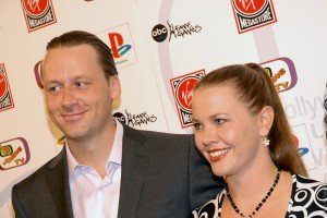 Knut Avenstroup Haugen con Kristen Marie Saga en los Hollywood Music in Media Awards de 2008