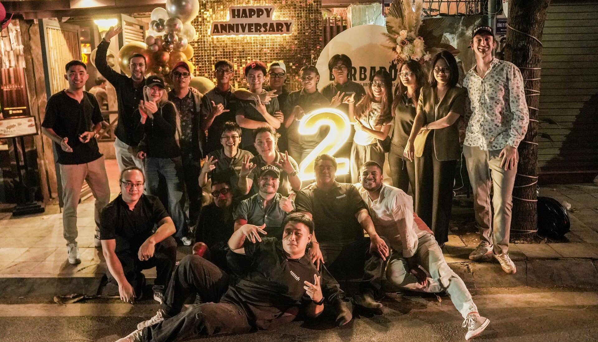 Celebración del Segundo Aniversario del restaurante Barbaros en Hanoi, Vietnam.