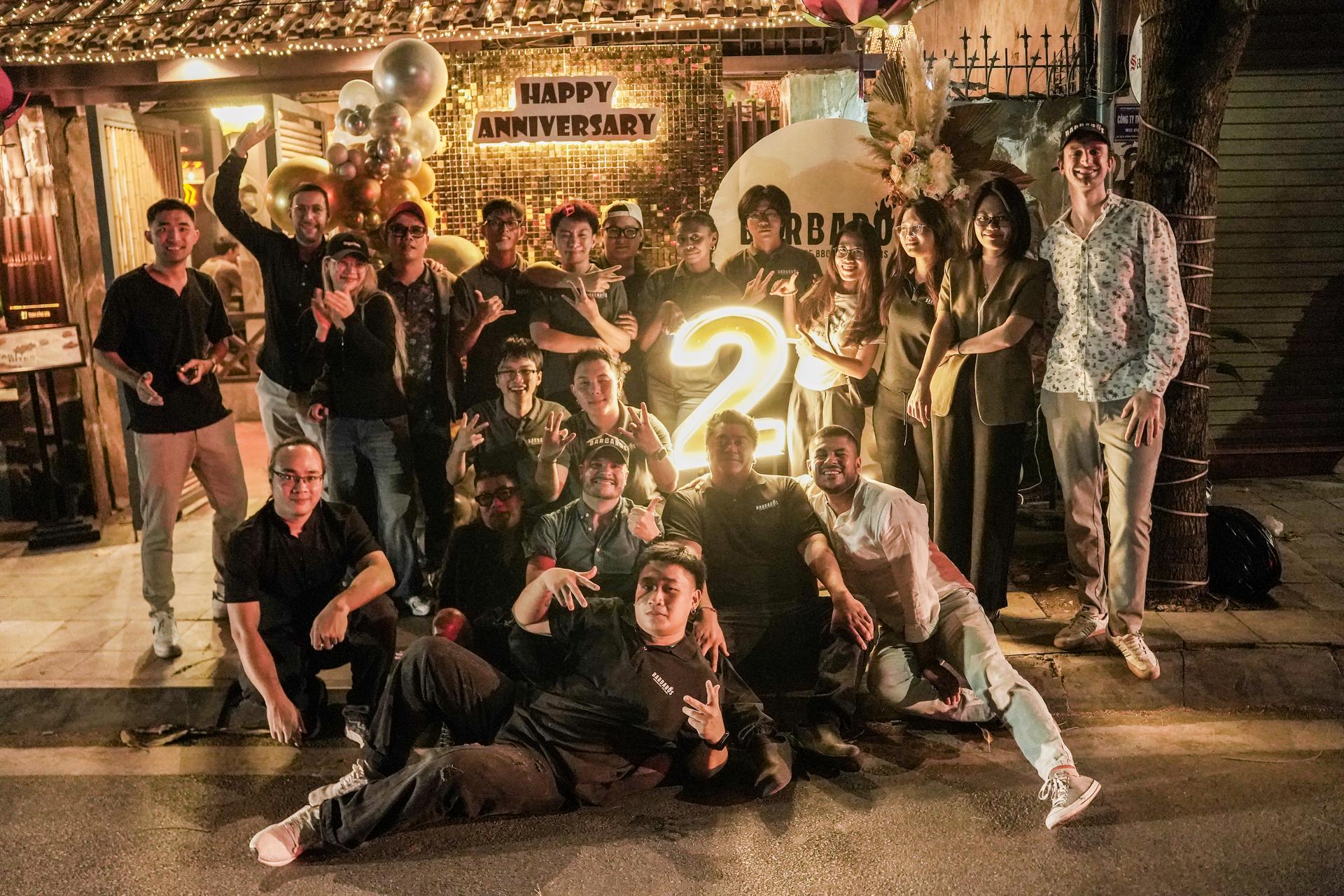 Celebración del Segundo Aniversario del restaurante Barbaros en Hanoi, Vietnam.